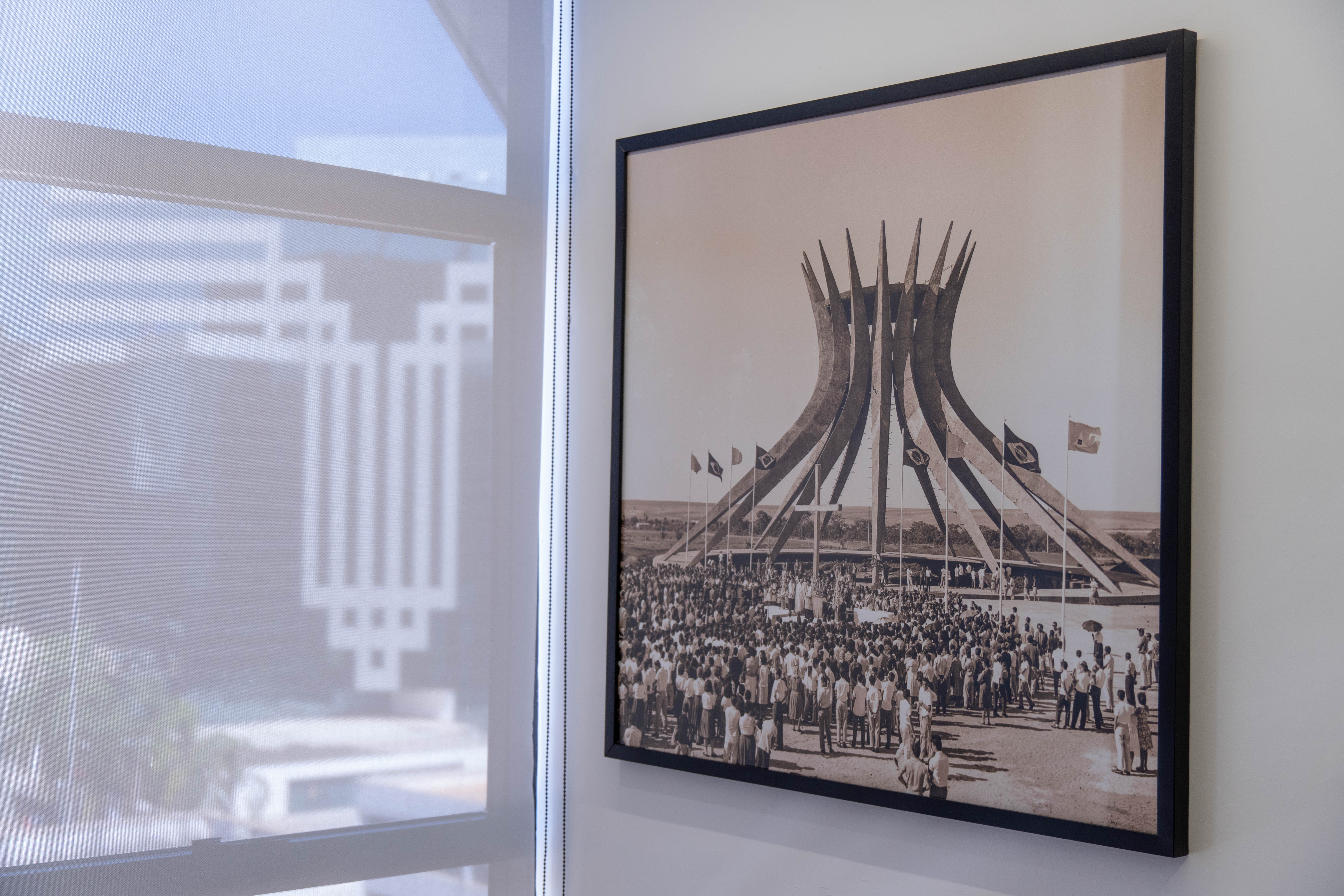 Quadro da Catedral de Brasília no escritório